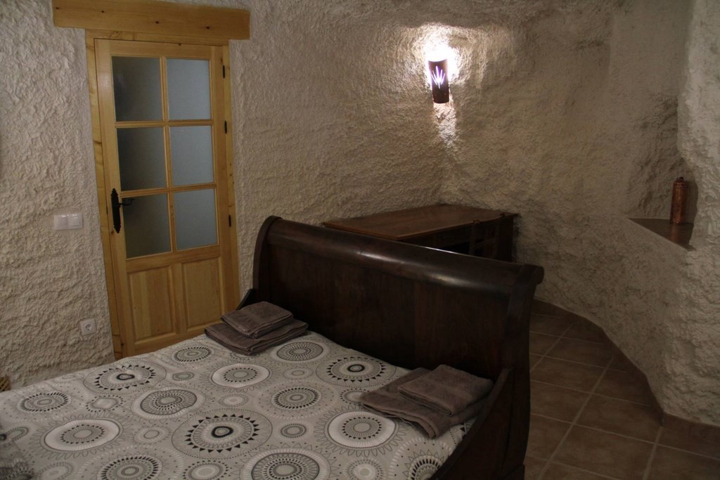 Cuevas Al Andalus - Alegria - Dormitorio