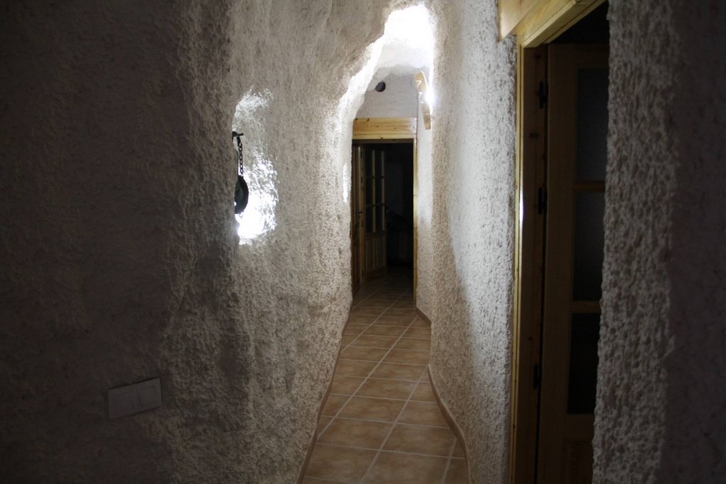 Cuevas Al Andalus - Solea - Corridor